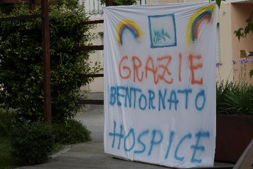 Striscione per l'hospice di San Vito al Tagliamento